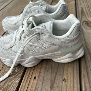 Kids New Balance 9060 - good condition